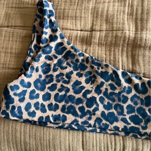 Skatie one shoulder top